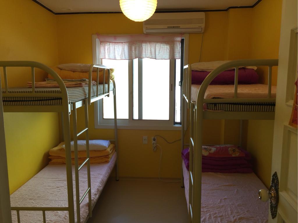 Uncle'S Guesthouse-Domestic Not Allowed Busan Rum bild